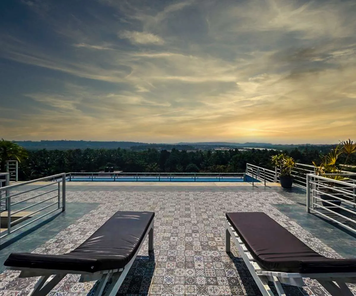 Premium 1bhk Apartment With Pool in Candolim Goa