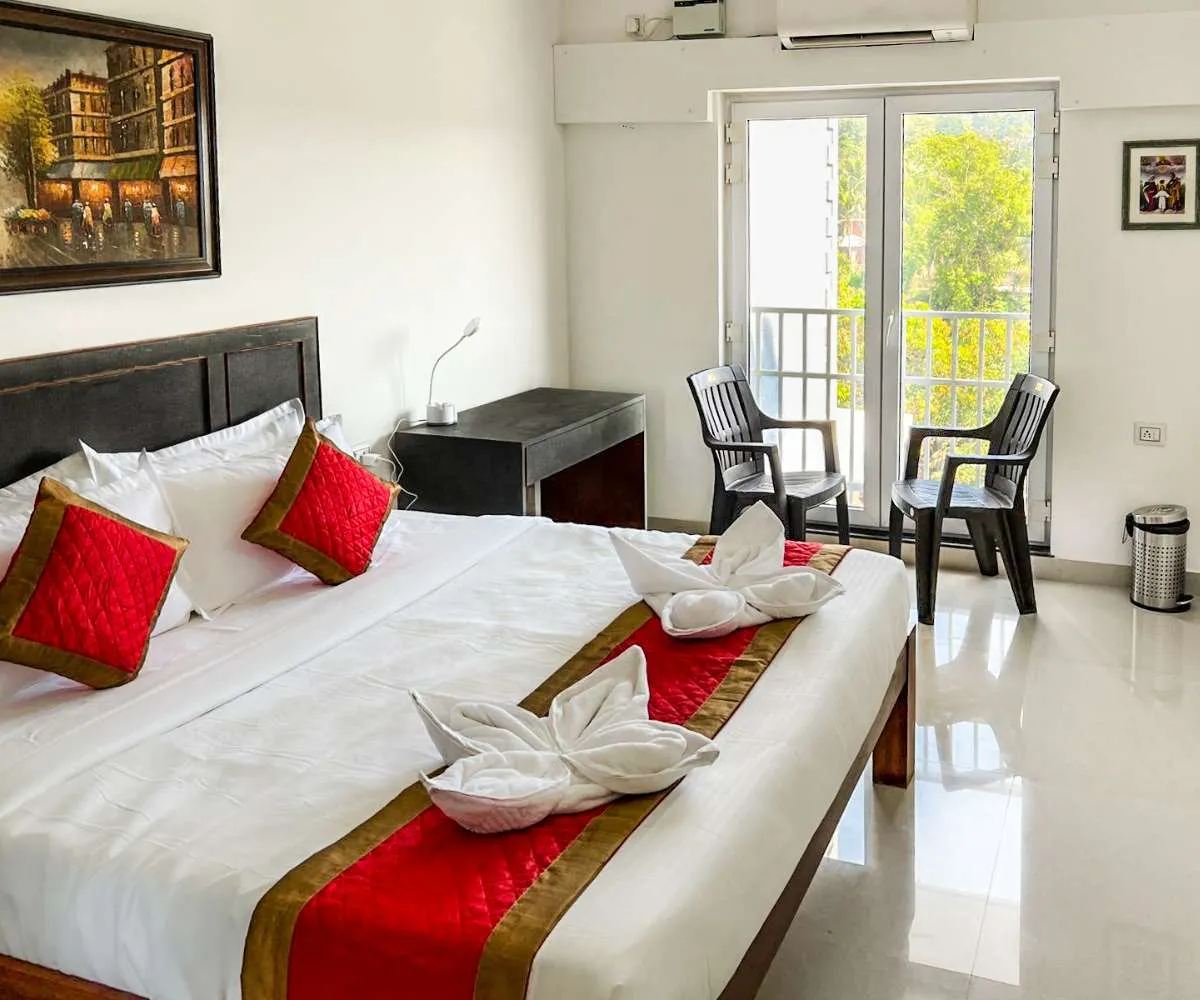 Premium 1bhk Apartment With Pool in Candolim Goa